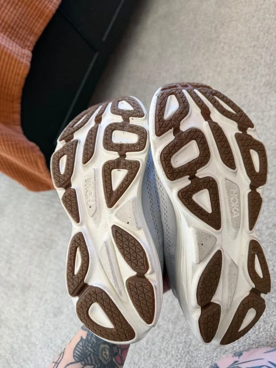 HOKA Bondi 8 sneakers in Lunar Rock, size 9, width Medium/B. Lightly worn and st - Picture 3 of 3